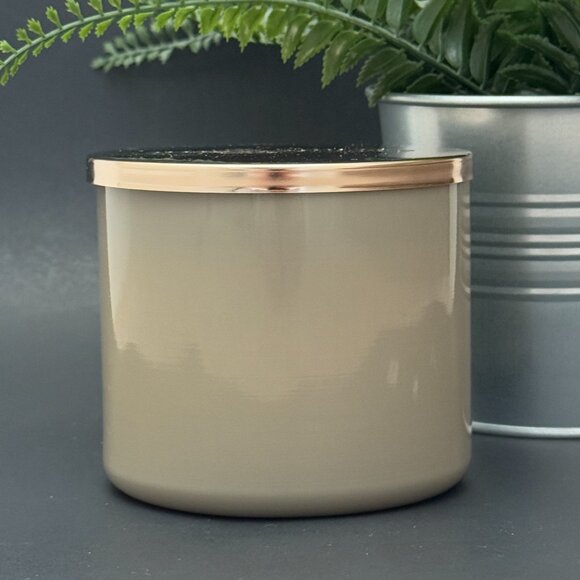 BBW Marshmallow Fireside White Barn Bath & Body Works 3 Wick Candle - Picture 2 of 10